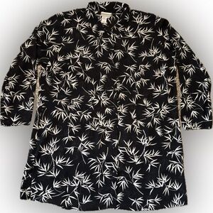 193. Extra Long Coldwater Creek Black and White Leaf Pattern Shirt, Size 2X